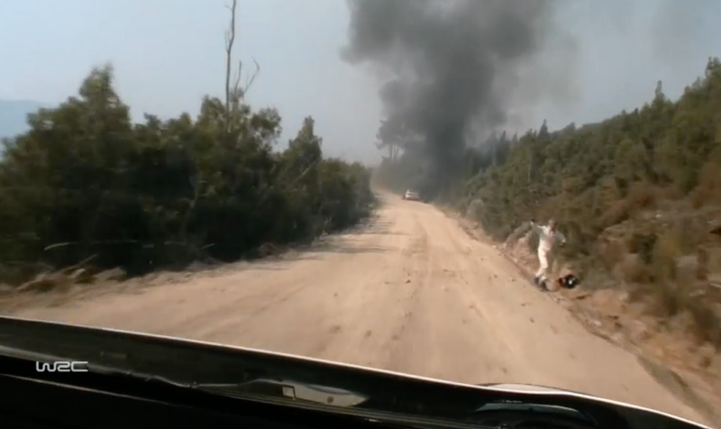 Illustration for article titled Rally Portugal Safety Car Catches Fire On Stage, Left To Burn